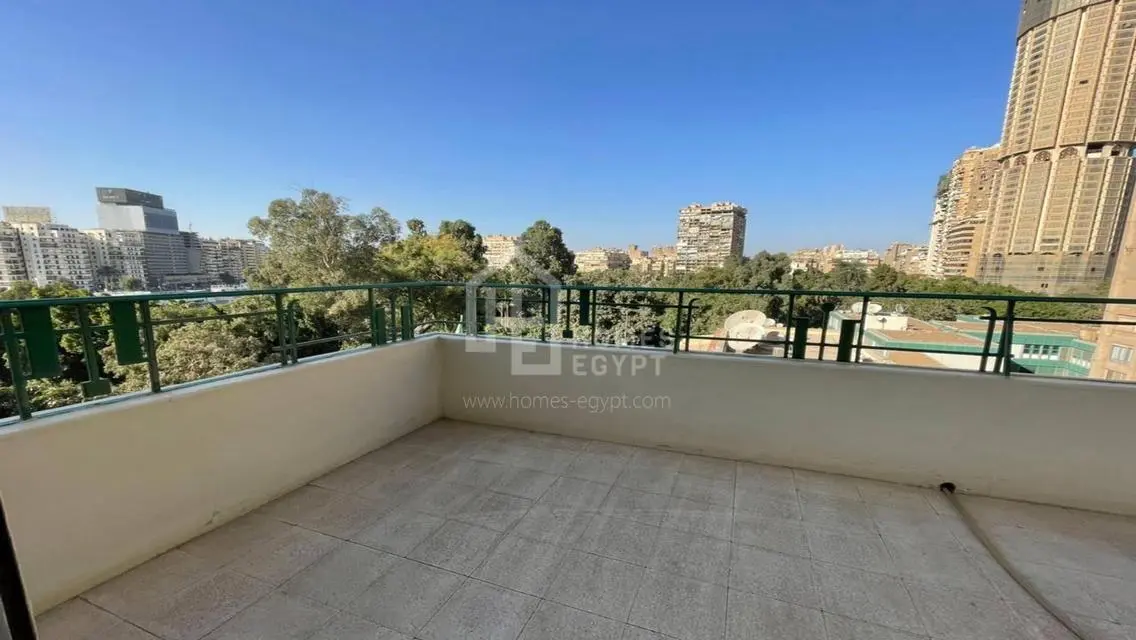 High Ceiling Apt with Nile View South Zamalek Rent