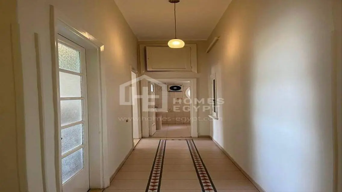 High Ceiling Apt with Nile View South Zamalek Rent