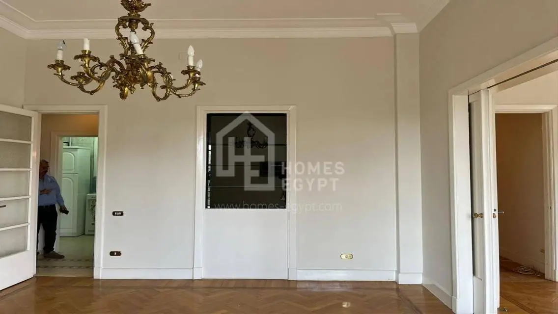High Ceiling Apt with Nile View South Zamalek Rent