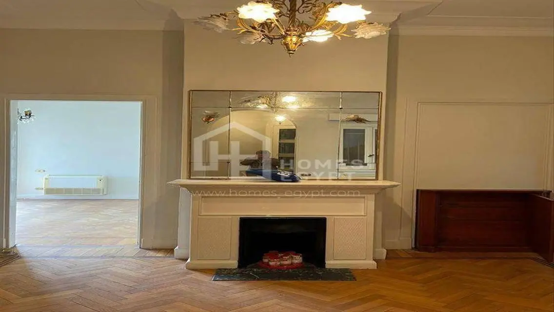 High Ceiling Apt with Nile View South Zamalek Rent