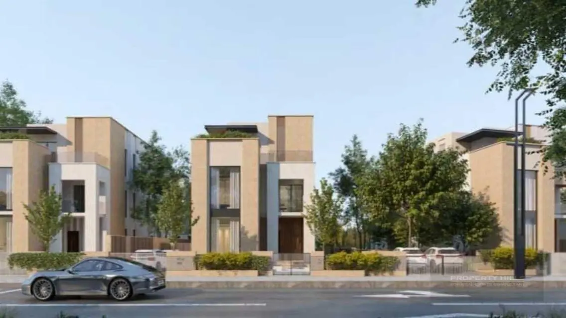 garden Duplex in prime location in zayed inst 8yrs