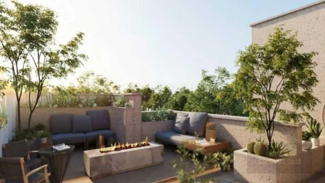 garden Duplex in prime location in zayed inst 8yrs