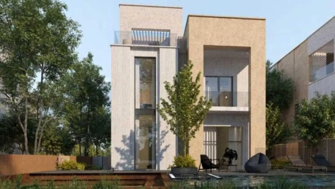 garden Duplex in prime location in zayed inst 8yrs