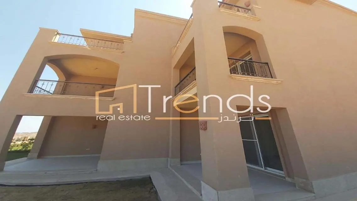 شاليه للبيع استلام فورى متشطب بالكامل بحرى