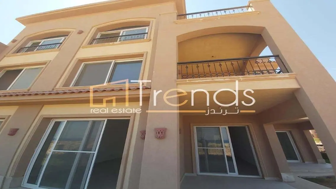 شاليه للبيع استلام فورى متشطب بالكامل بحرى