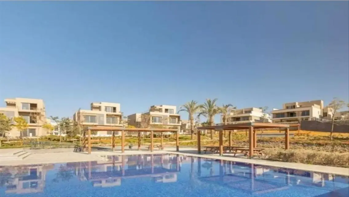 Luxury Middle Townhouse in Badya Palm Hills