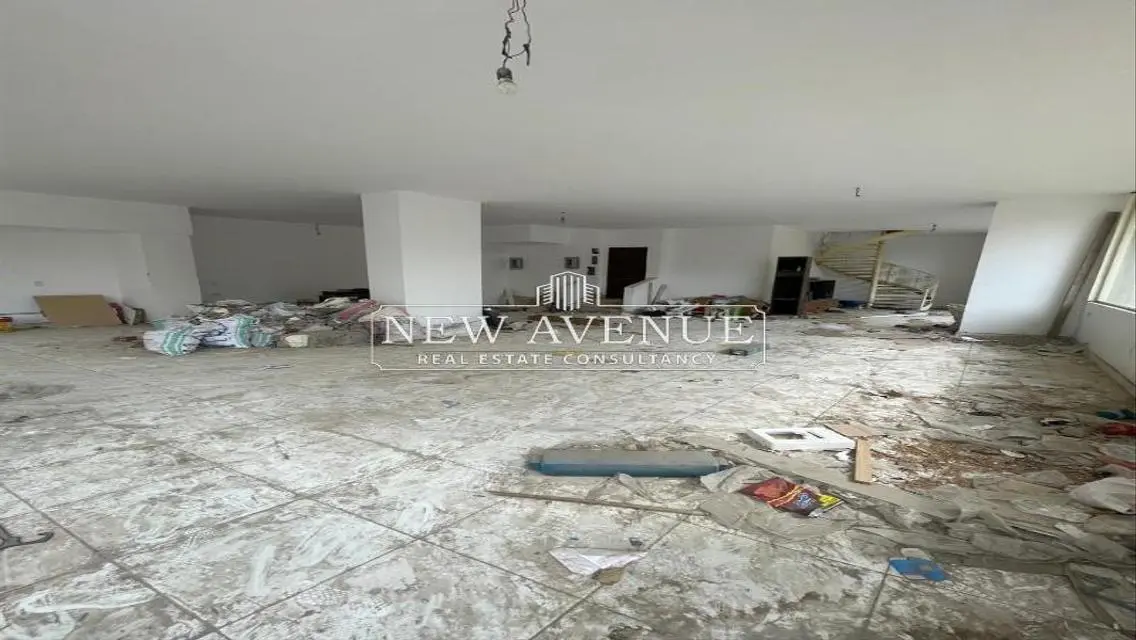 Retail 500m for sale At Ard el Golf Prime location