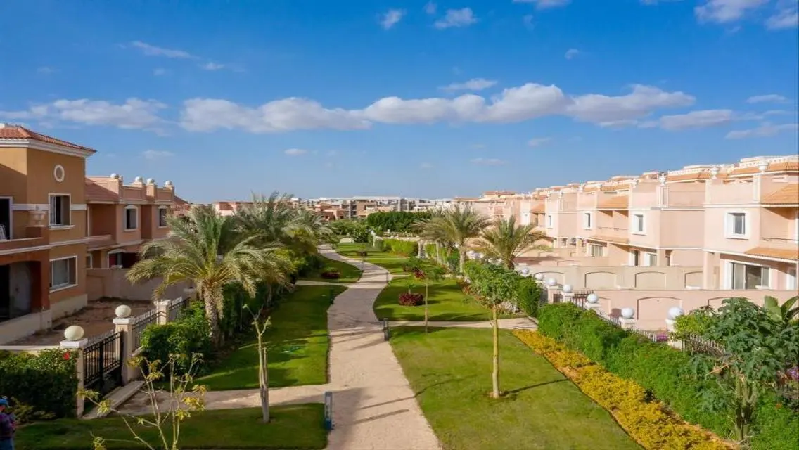فيلا مميزة 328م+457م جاردن استلام فوري أمام مدينتي