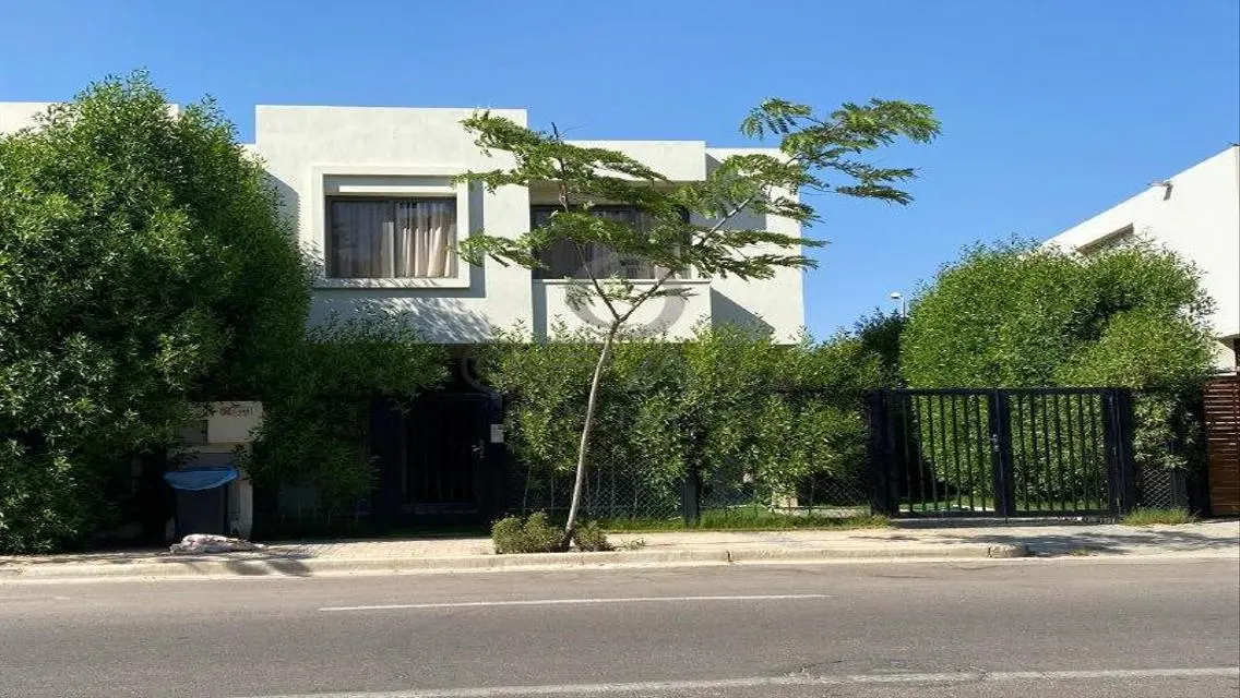 Twin house for rent in Allegria Beverly Hills