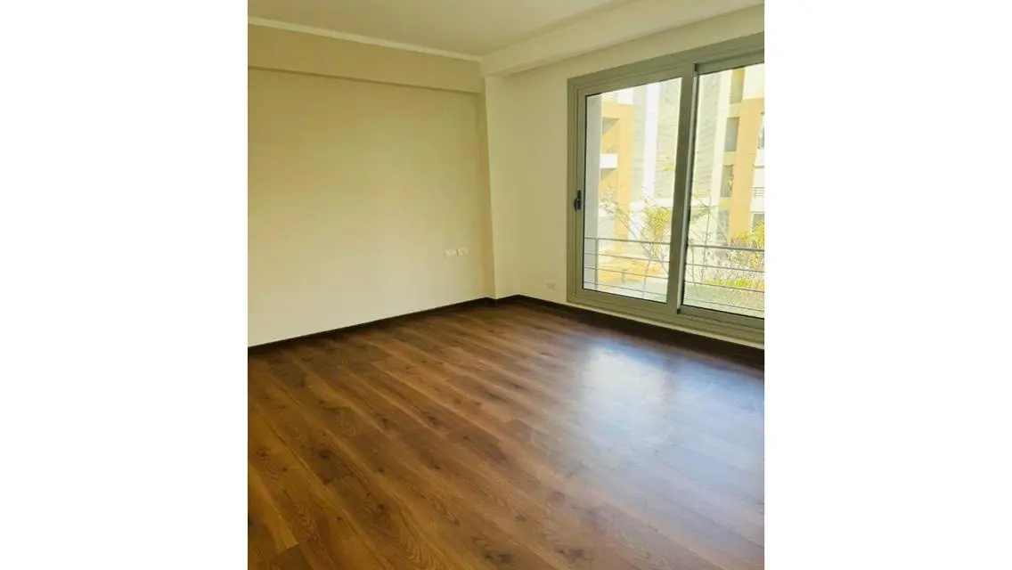 اول سكن مطبخ و تكييفات فيو رائع و مميز