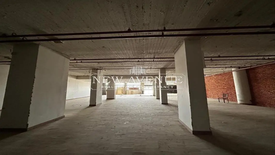 Showroom For Rent In Dreams Mall Behind Polaris