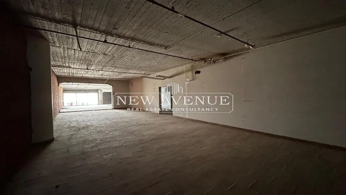 Showroom For Rent In Dreams Mall Behind Polaris