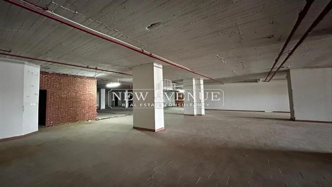 Showroom For Rent In Dreams Mall Behind Polaris