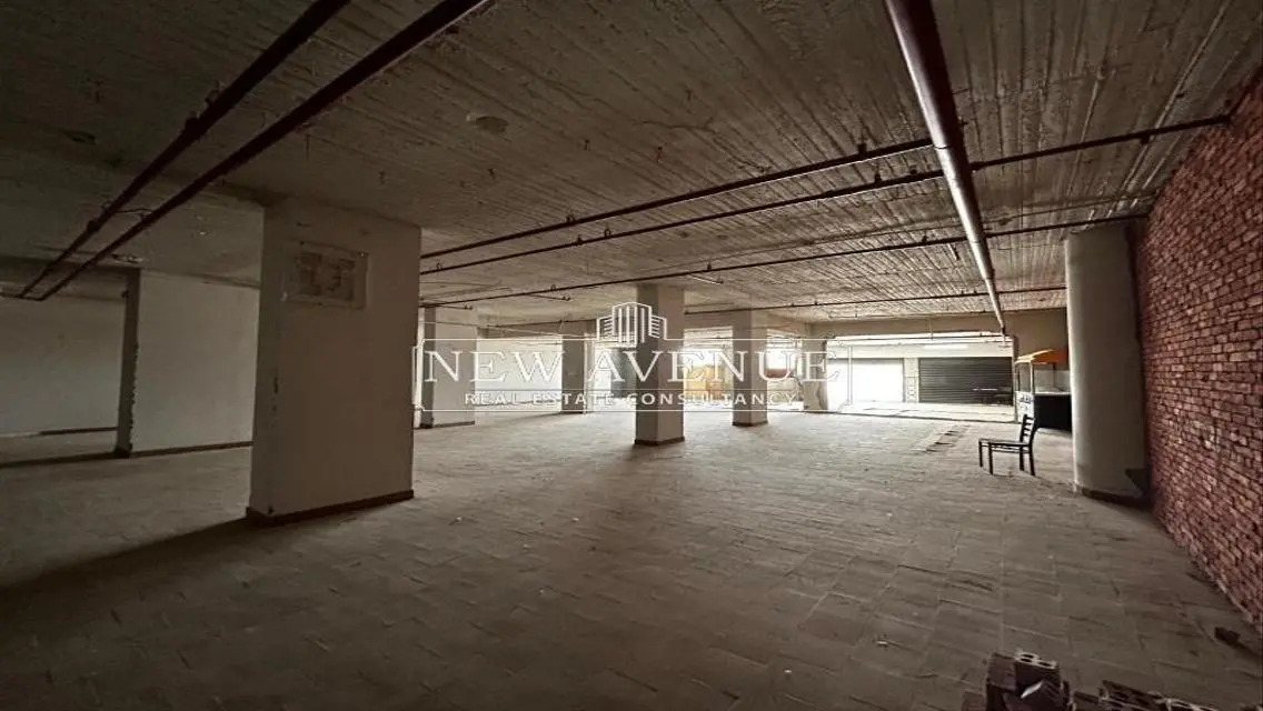 Showroom For Rent In Dreams Mall Behind Polaris