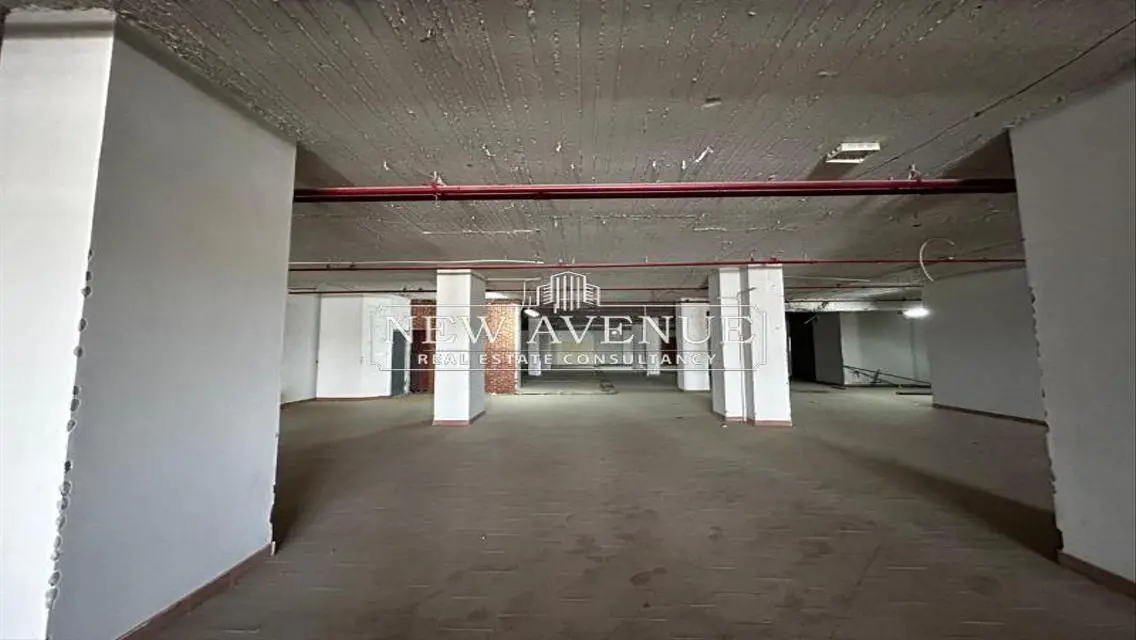Showroom For Rent In Dreams Mall Behind Polaris