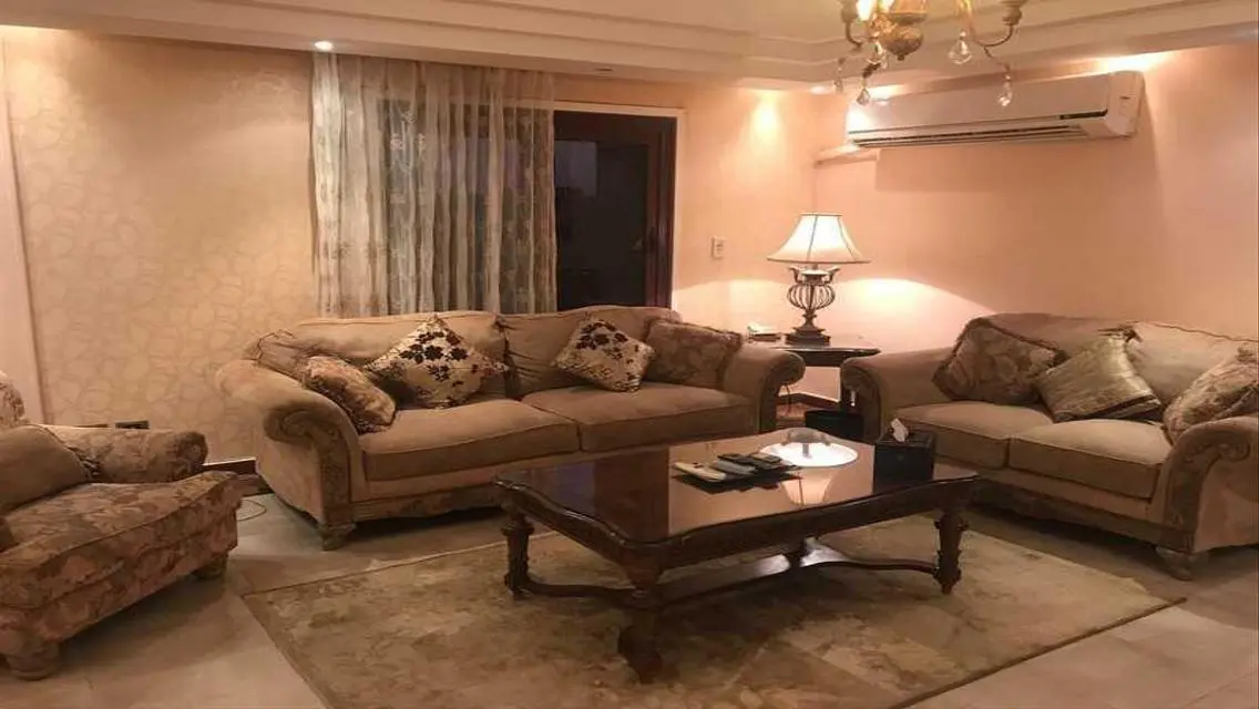 -١٨٠- شقة مميزة للبيع