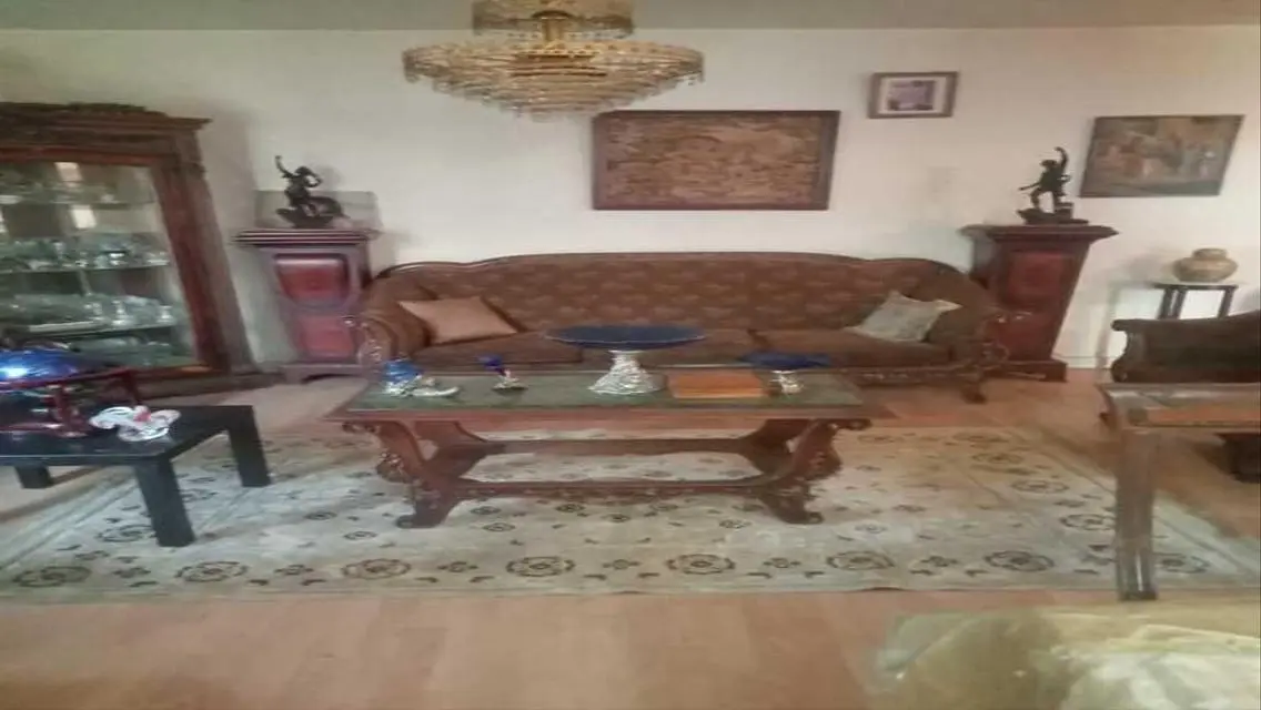 -١٨٠- شقة مميزة للبيع