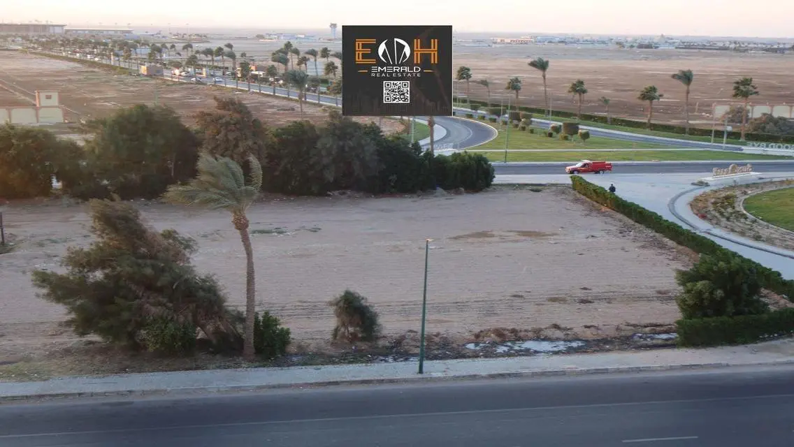 فيلا فاخرة بمساحة 7500 متر مربع في موقع متميز