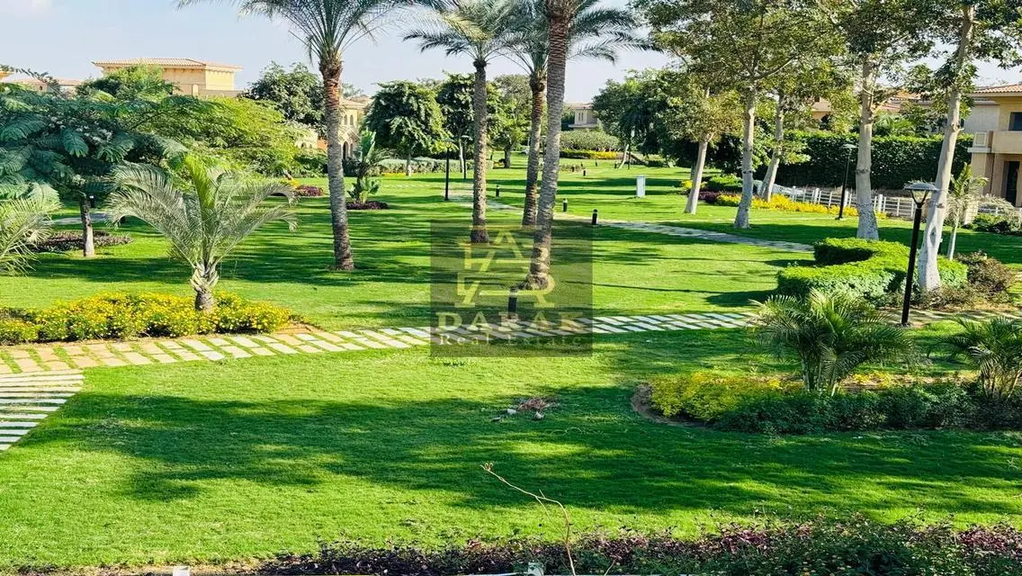 فيلا فاخره للبيع مدينتى كالقصر 6 غرف بحرى ناصيه