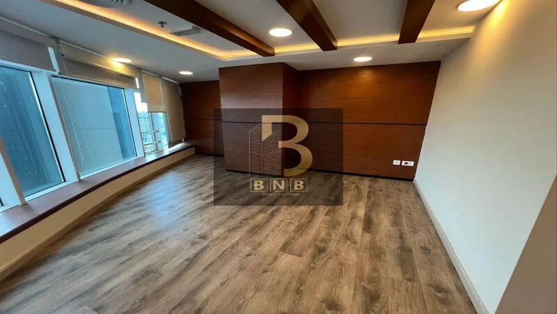 Admin Office 1100sqm in 90th New Cairo