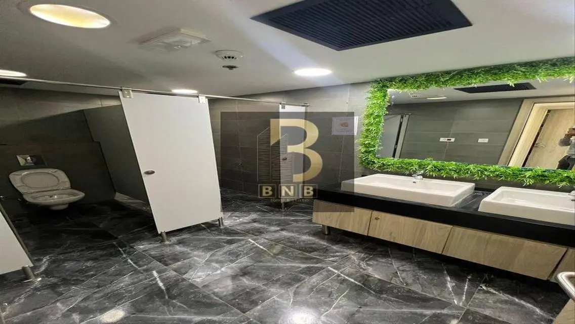 Admin Office 1100sqm in 90th New Cairo