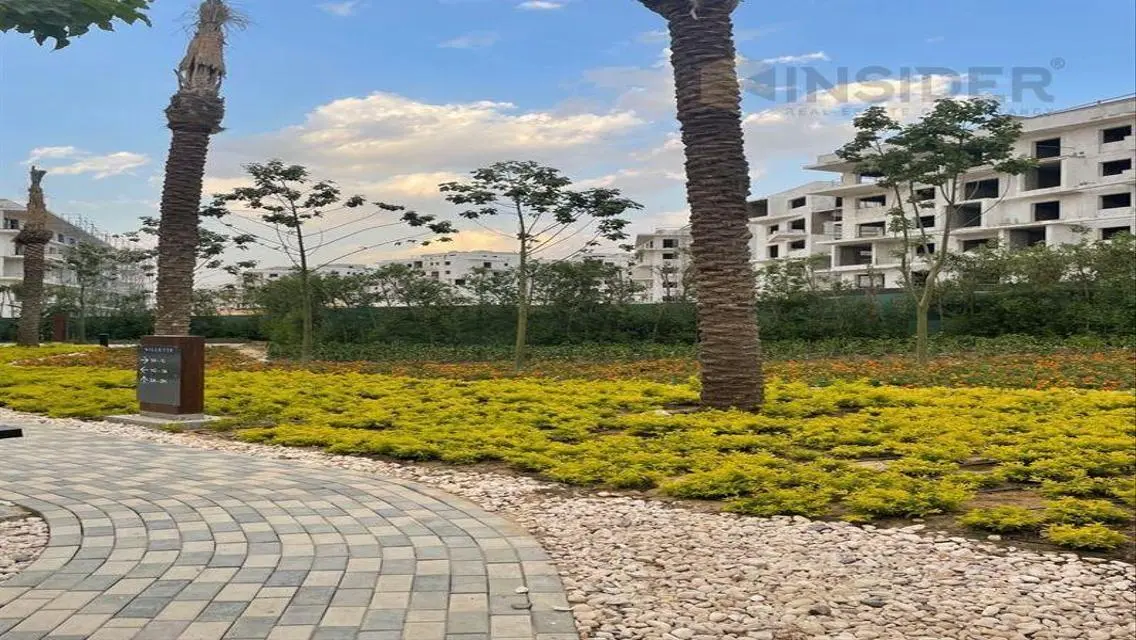شقه للبيع ارضي بجاردن متشطبه بالتكيفات