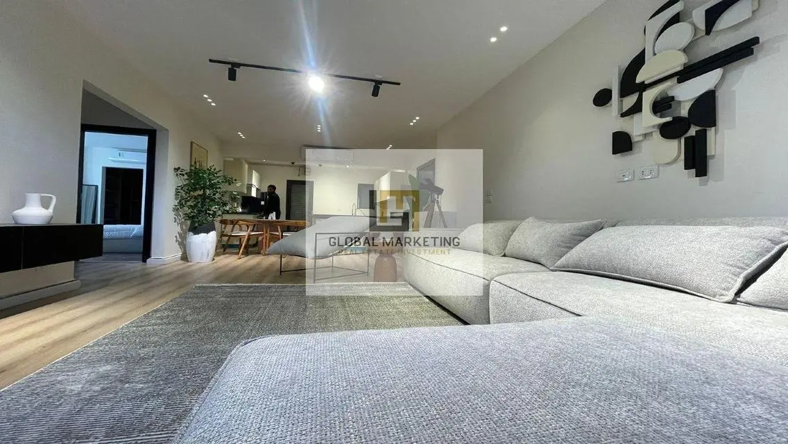 Hotel Apartment with Garden - in Lake Residence