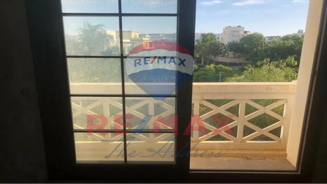 Villa for sale - ready to move - at Hyde Park