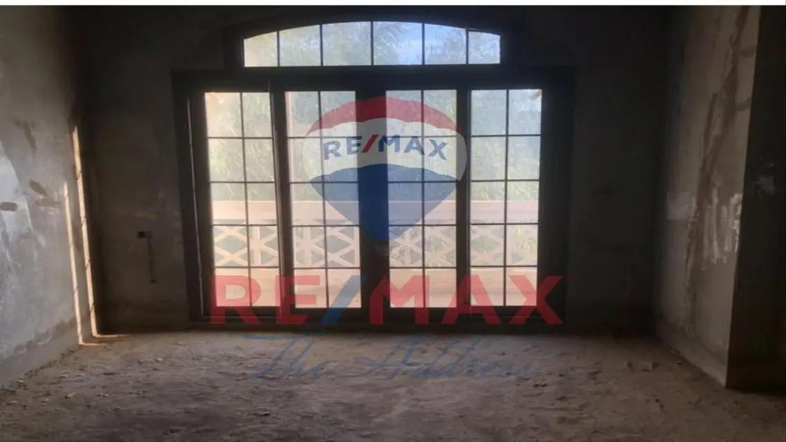 Villa for sale - ready to move - at Hyde Park