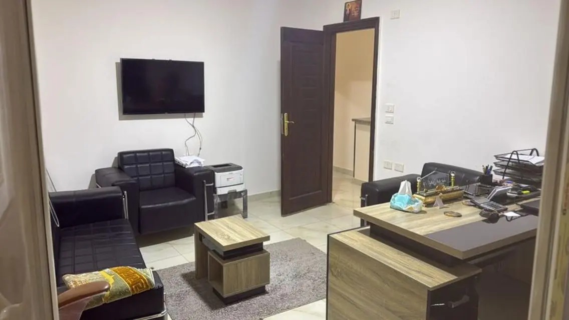 For sale, a very special apartment in the Seventh 