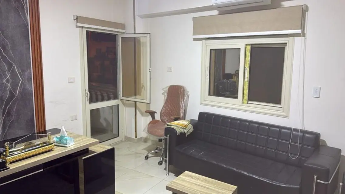 For sale, a very special apartment in the Seventh 