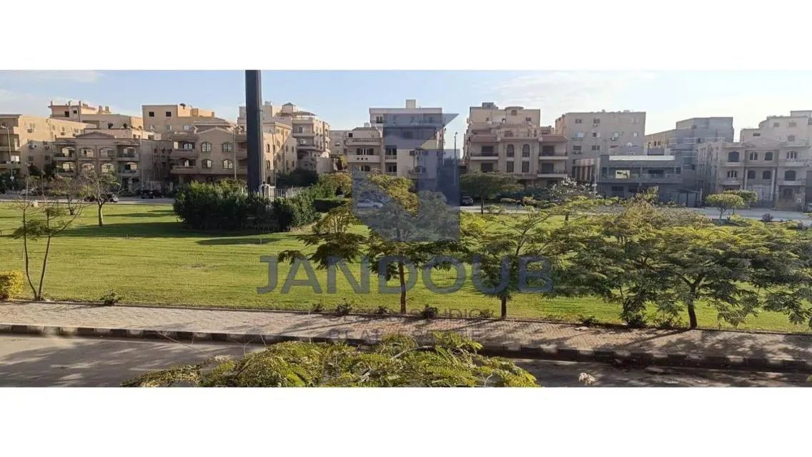 شقة فاخرة للبيع في موقع متميز