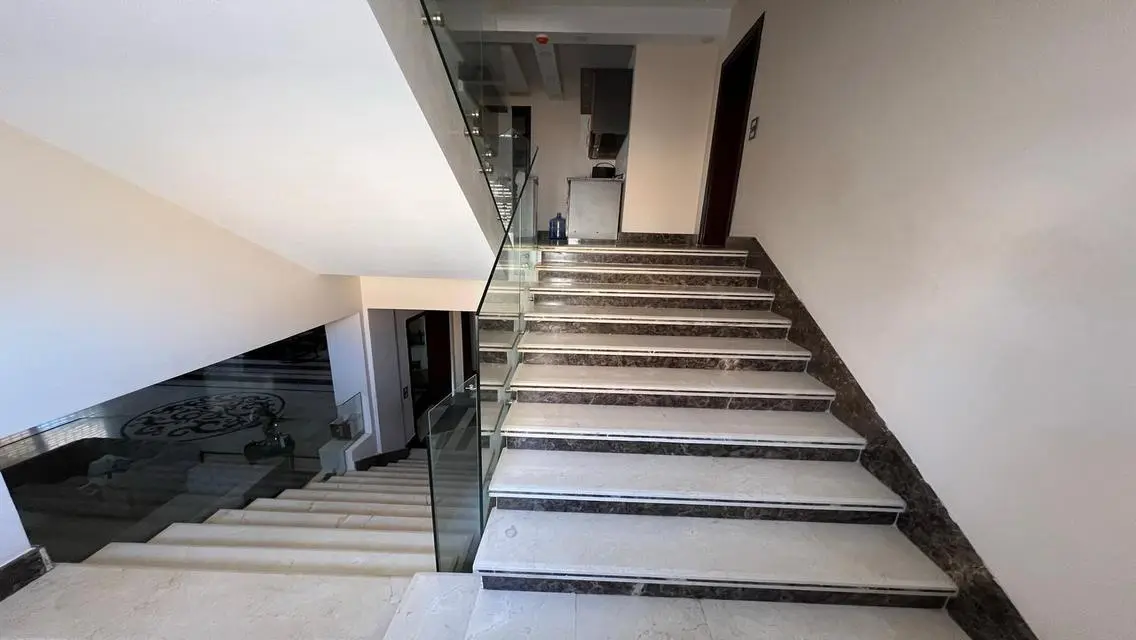 فيلا مميزة ريسيل للبيع متشطبة بالكامل على المفتاح