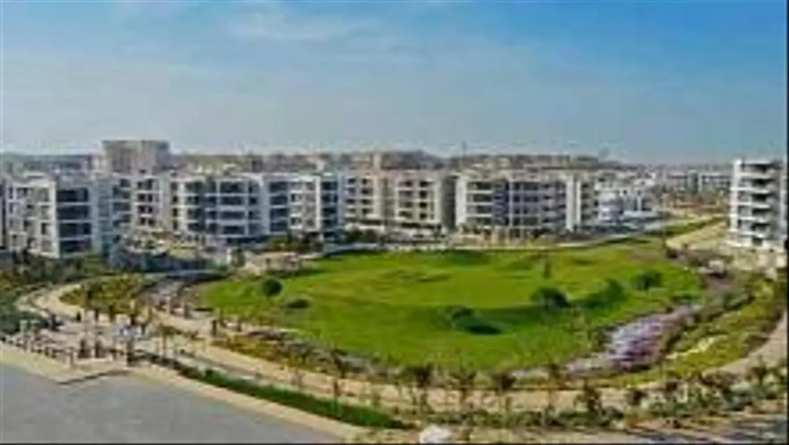 شقة للبيع فى تاج سيتى متشطبة بالكامل أستلام فورى