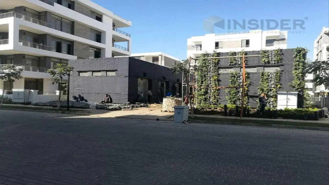 شقة للبيع فى تاج سيتى متشطبة بالكامل أستلام فورى