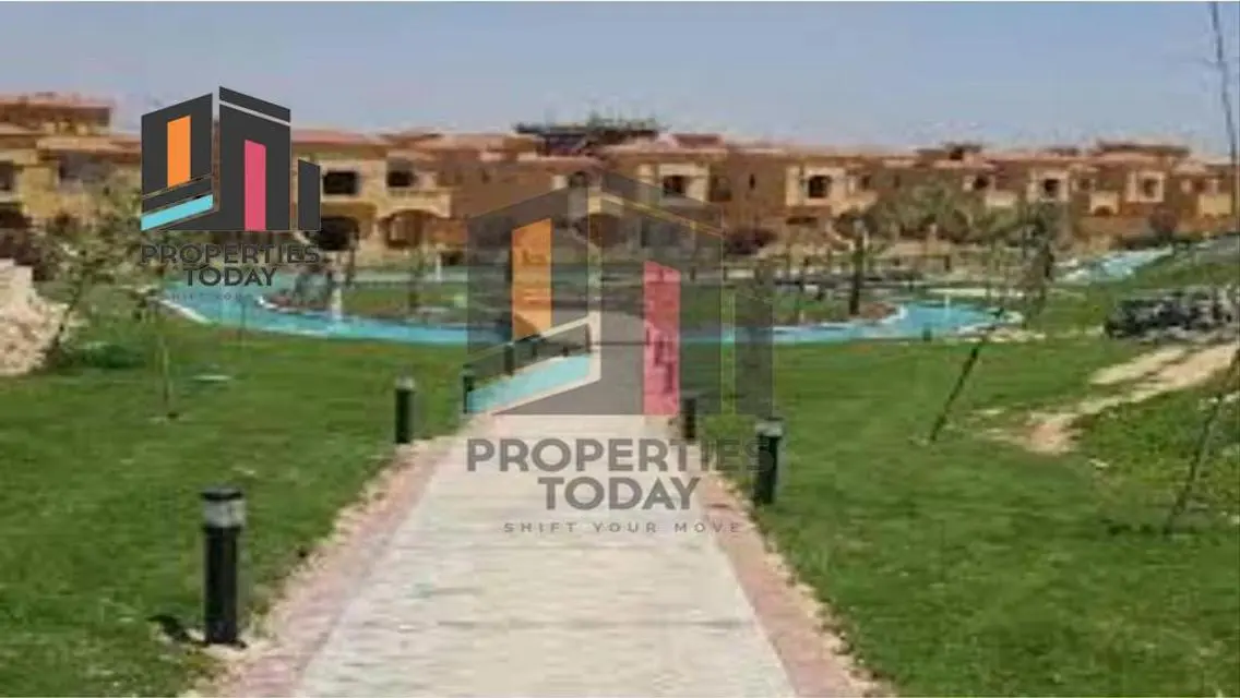 Semi-finished villa420m for sale in Royal Meadows