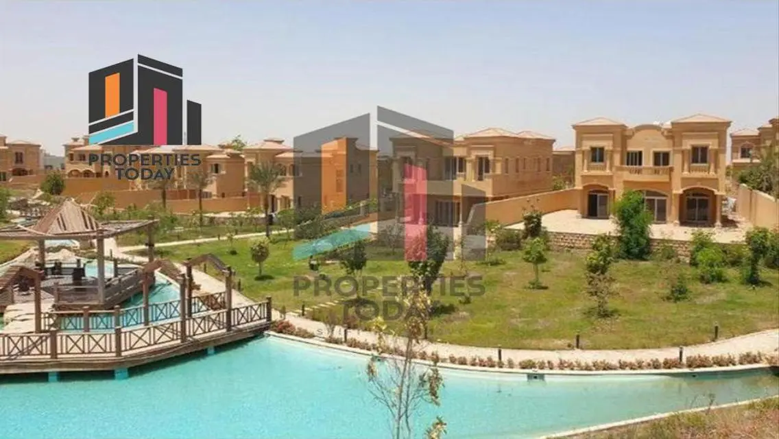 Semi-finished villa420m for sale in Royal Meadows