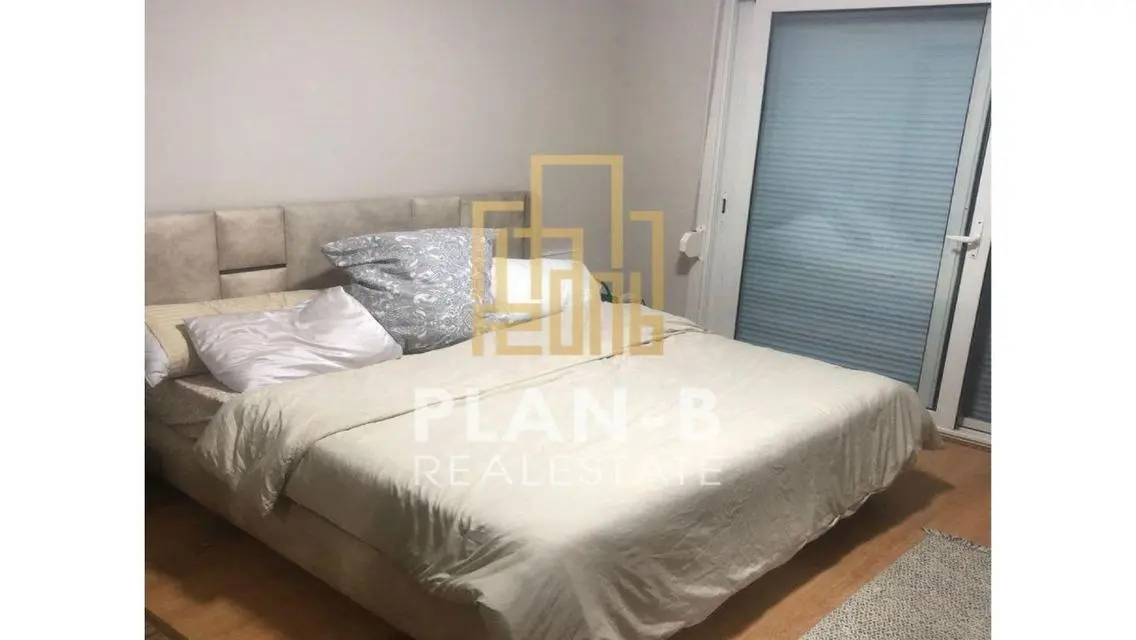 For rent, a ground floor apartment with a garden