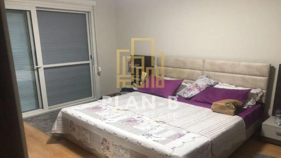 For rent, a ground floor apartment with a garden