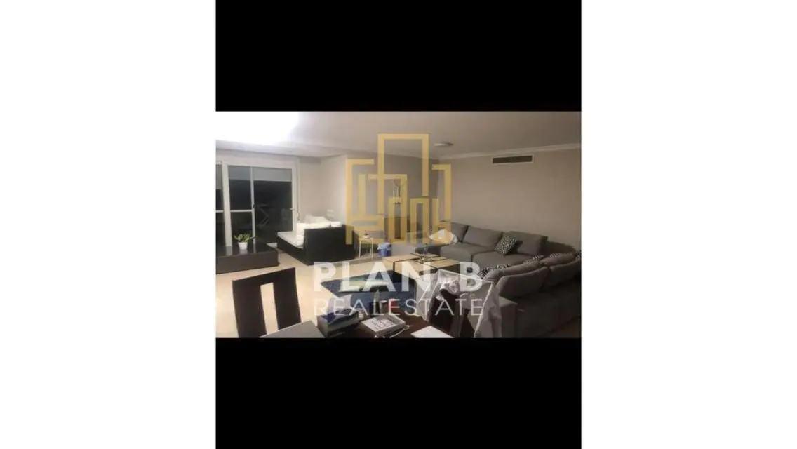For rent, a ground floor apartment with a garden