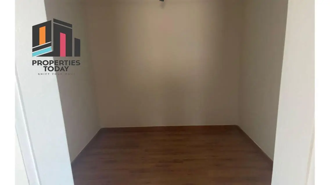 flat 237 sqm super deluxe finishing ACs &amp; kitchen