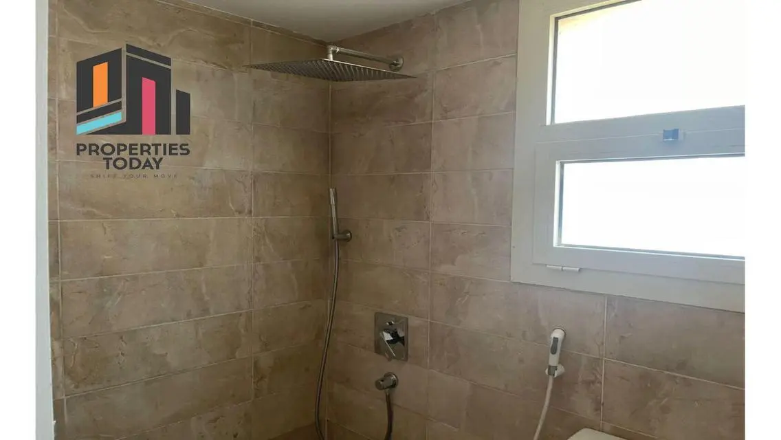 flat 237 sqm super deluxe finishing ACs &amp; kitchen