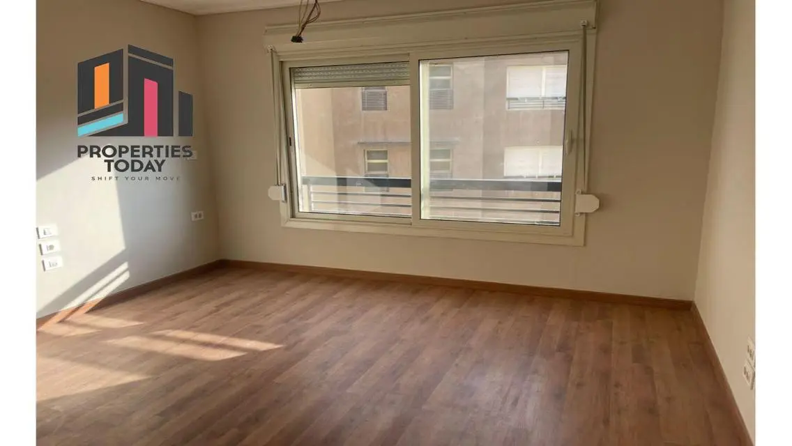 flat 237 sqm super deluxe finishing ACs &amp; kitchen