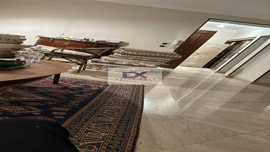 شقة لقطة ١٦٥م للبيع في الميرغني شارع احمد تيسير