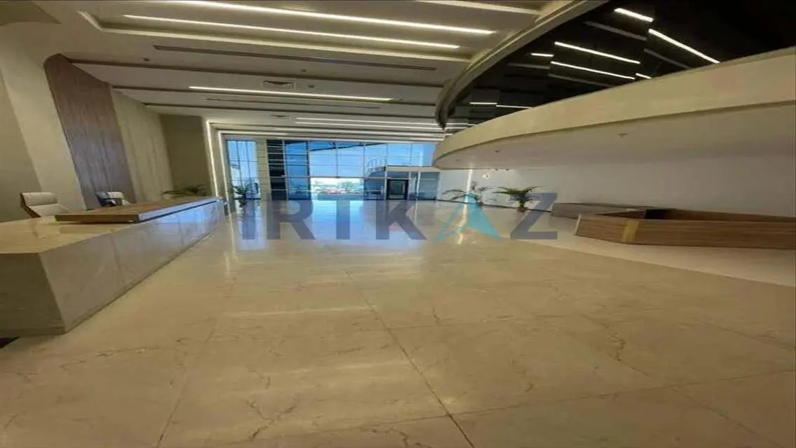 Office rent with A PRIME LOCATION in Business plus