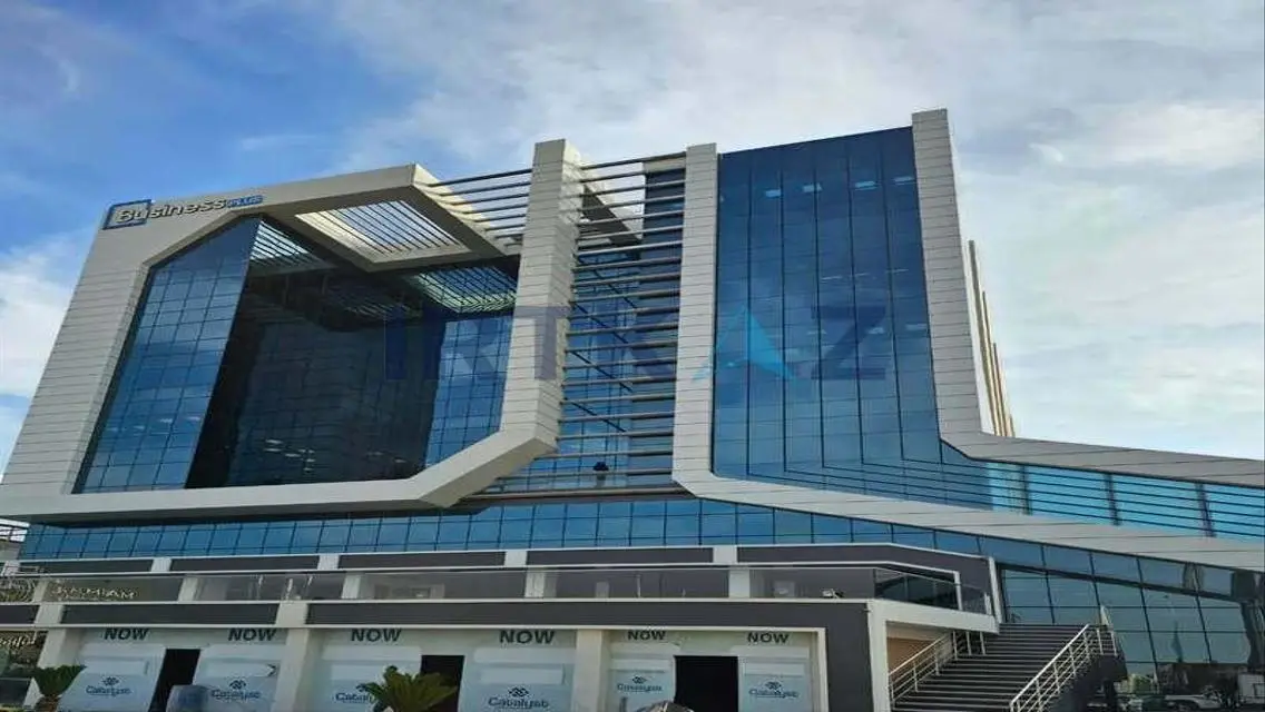 Office rent with A PRIME LOCATION in Business plus