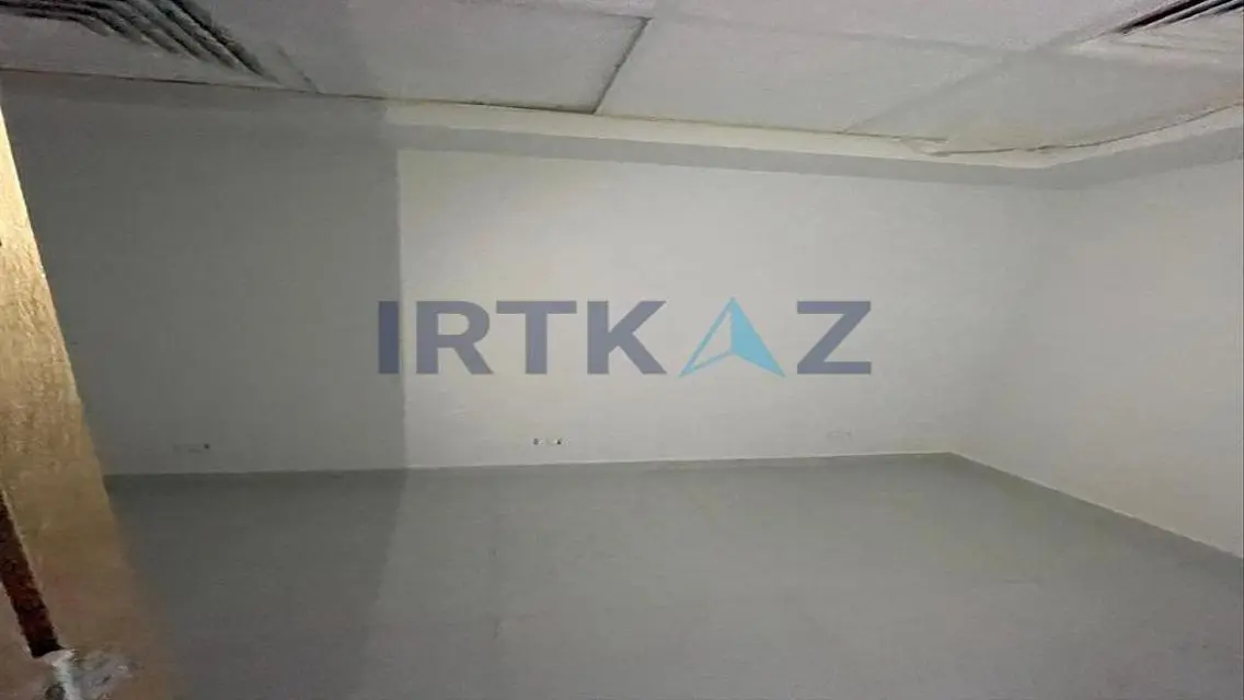 Office rent with A PRIME LOCATION in Business plus