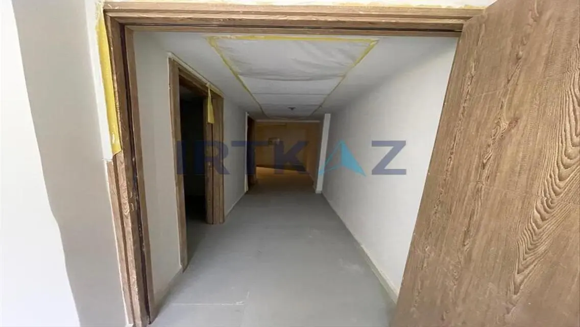 Office rent with A PRIME LOCATION in Business plus