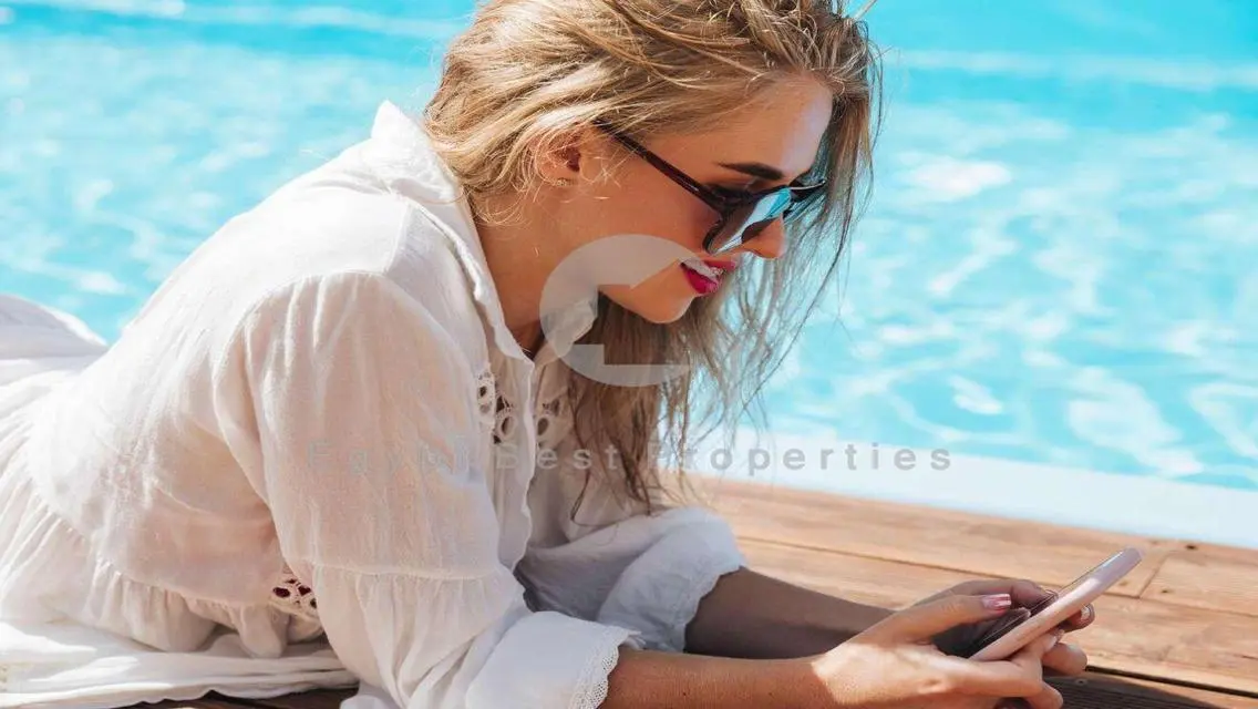 استوديو للبيع مع مسبح مكتمل التشطيب ومفروش في دبي.