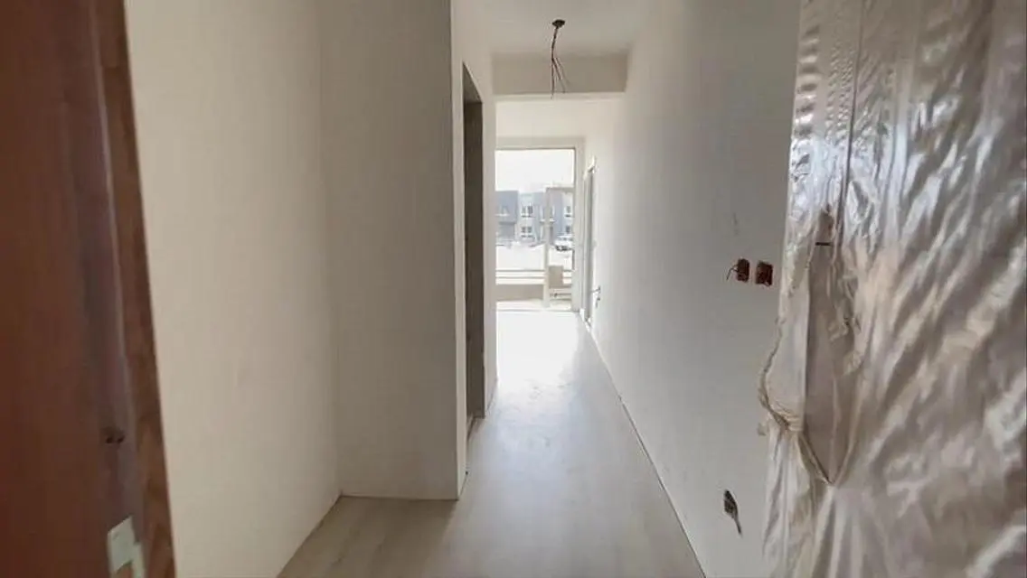 Luxury Three-Bedroom Apartment with Stunning Landmark View